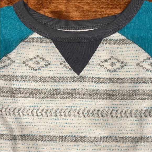 Boys Geo Print 3t Shirt; Boys 3t Shirt; Boys Old Navy Shirt; Boys Long Sleeves - Picture 2 of 7